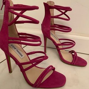 NWT fuscia Steve Madden Heels